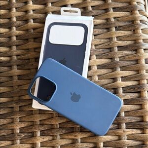 Apple Blue Silicone iPhone Case 16 PRO MAX